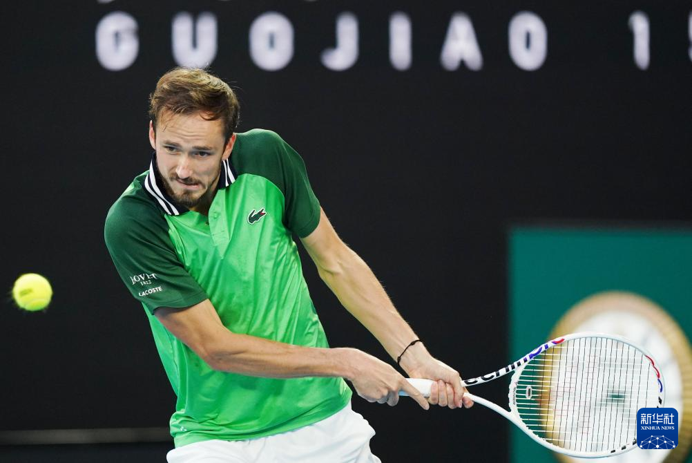 积极推进青 积极推进青